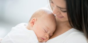 découvrez toutes les démarches indispensables à effectuer après la naissance de votre enfant pour garantir ses droits et préparer son avenir en toute sérénité.