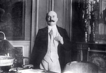 découvrez les oublis les plus marquants de la politique française qui ont influencé le cours de l'histoire et suscitent encore débats et controverses.